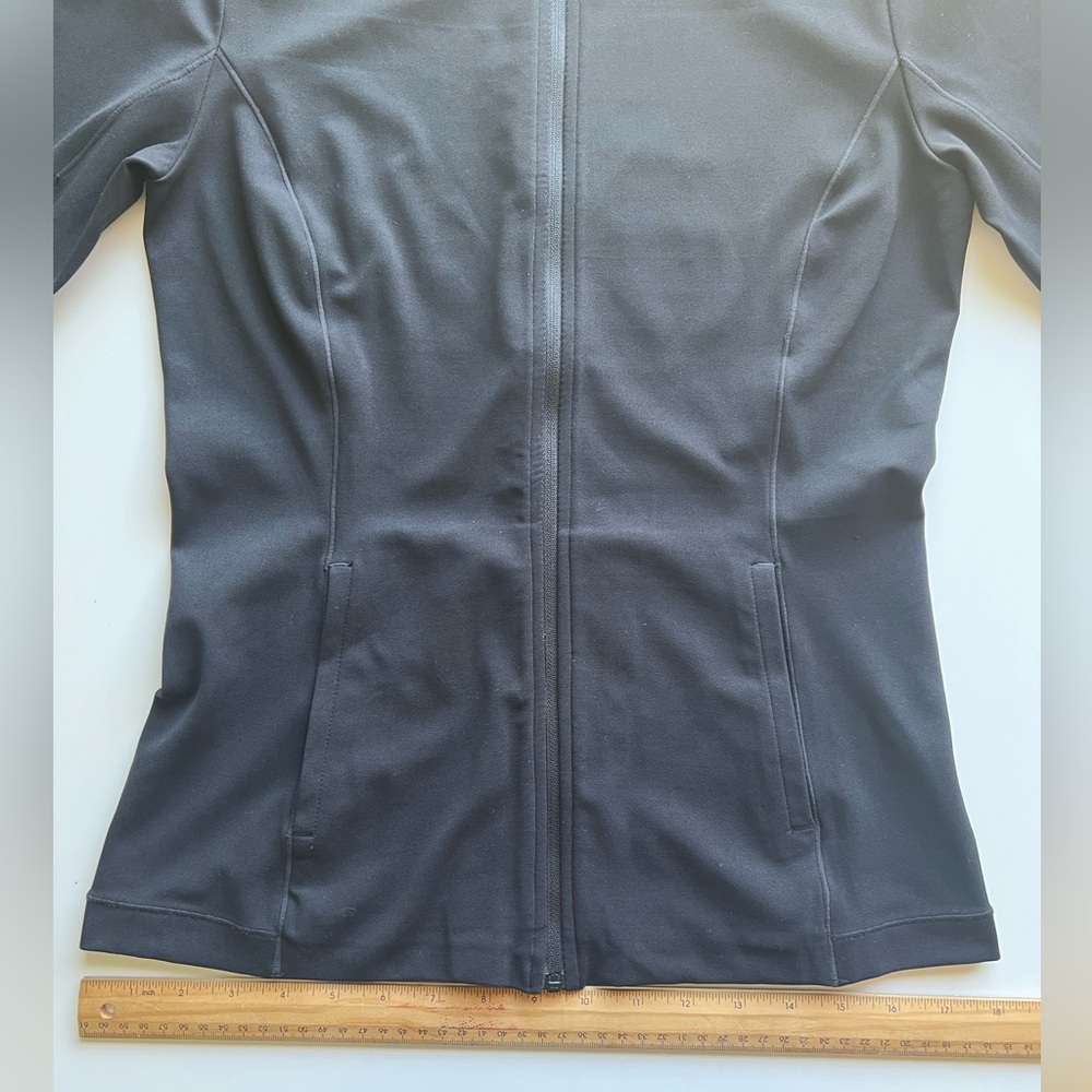 Nike Yoga Dri-Fit Luxe Fitted Jacket
Black Size M NWT - Picture 13 of 16
